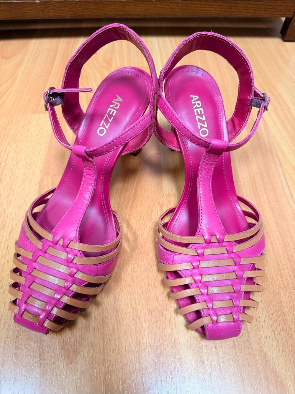 Arezzo Women's Maia T-Strap Colorful Sandal Brazilian Leather, Size 7.5 - Picture 2 of 9